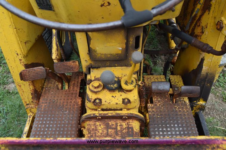 image for item E6367 Massey-Ferguson 2200 tractor