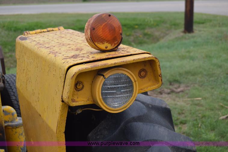 image for item E6367 Massey-Ferguson 2200 tractor