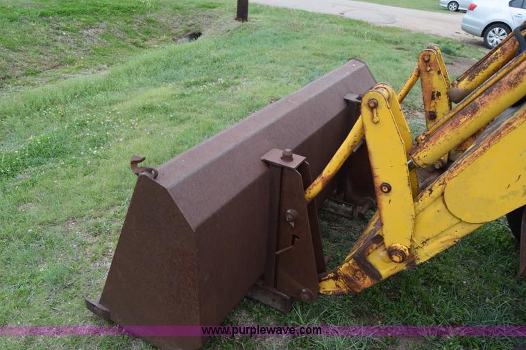 image for item E6367 Massey-Ferguson 2200 tractor