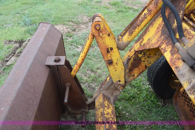 image for item E6367 Massey-Ferguson 2200 tractor