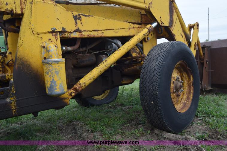 image for item E6367 Massey-Ferguson 2200 tractor