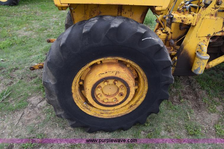 image for item E6367 Massey-Ferguson 2200 tractor