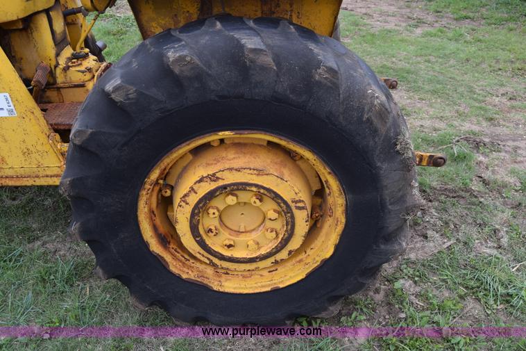 image for item E6367 Massey-Ferguson 2200 tractor