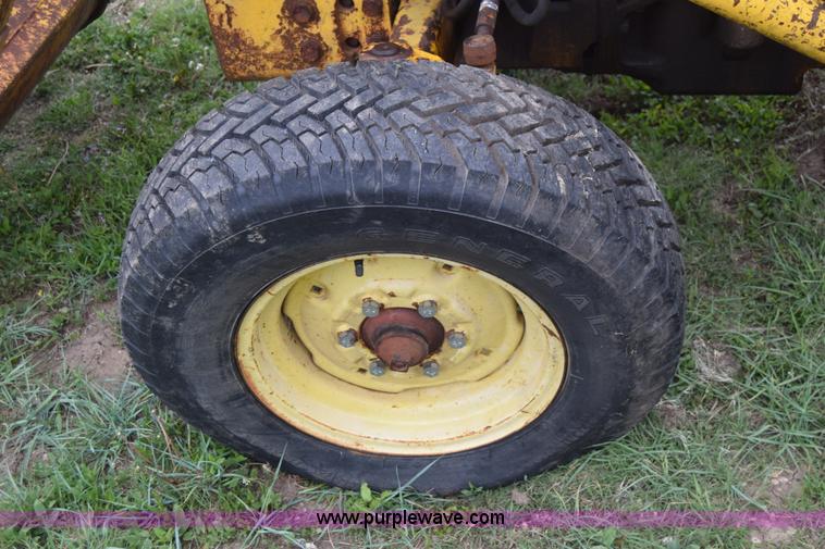 image for item E6367 Massey-Ferguson 2200 tractor