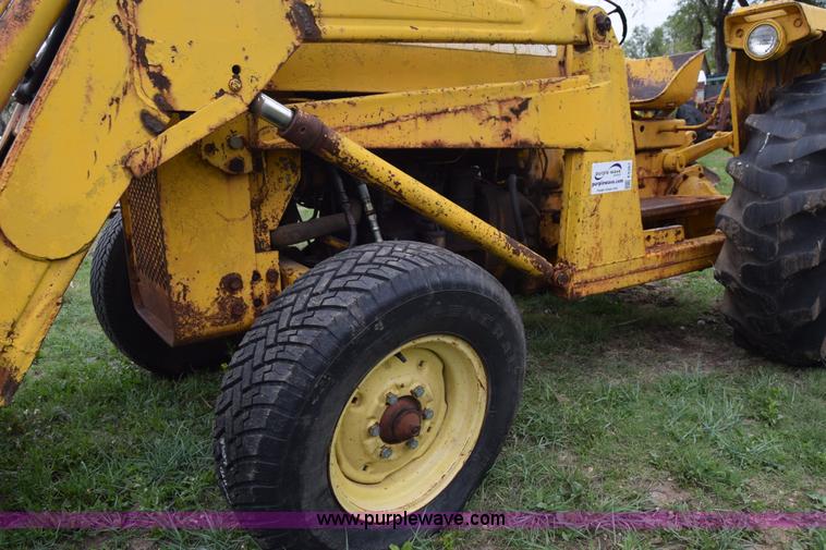 image for item E6367 Massey-Ferguson 2200 tractor