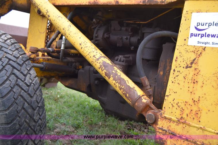 image for item E6367 Massey-Ferguson 2200 tractor