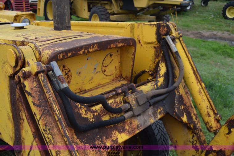 image for item E6367 Massey-Ferguson 2200 tractor