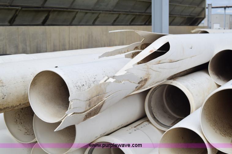 image for item E6376 Approximately 30 pieces of pipe