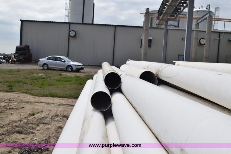 image for item E6376 Approximately 30 pieces of pipe