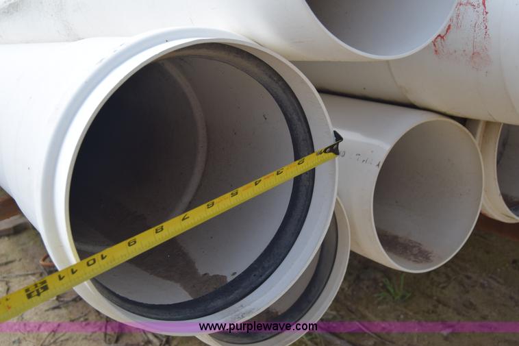 image for item E6376 Approximately 30 pieces of pipe