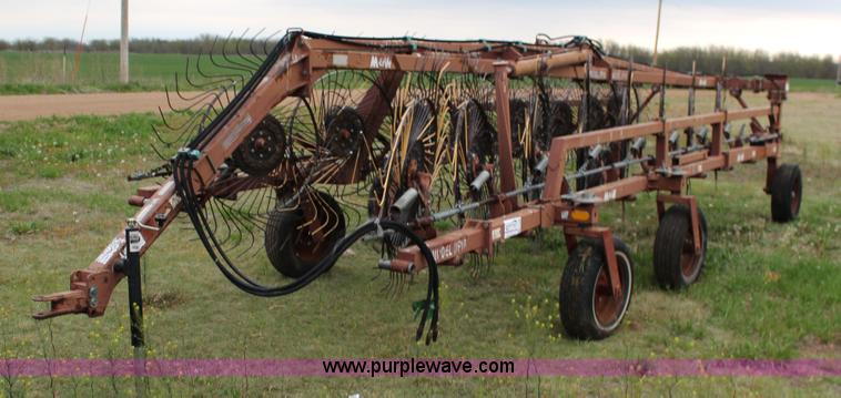 image for item F7686 M&W DF16 wheel rake