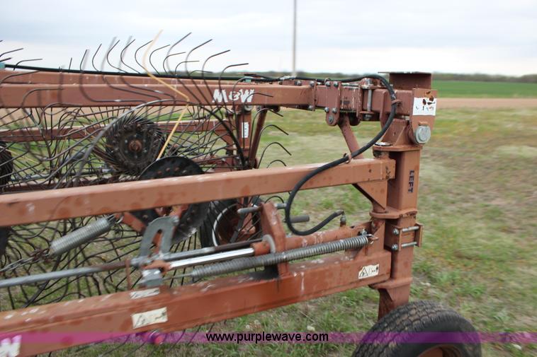 image for item F7686 M&W DF16 wheel rake
