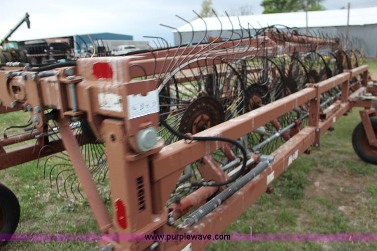 image for item F7686 M&W DF16 wheel rake