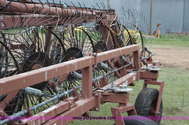 image for item F7686 M&W DF16 wheel rake