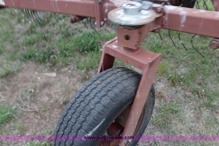 image for item F7686 M&W DF16 wheel rake