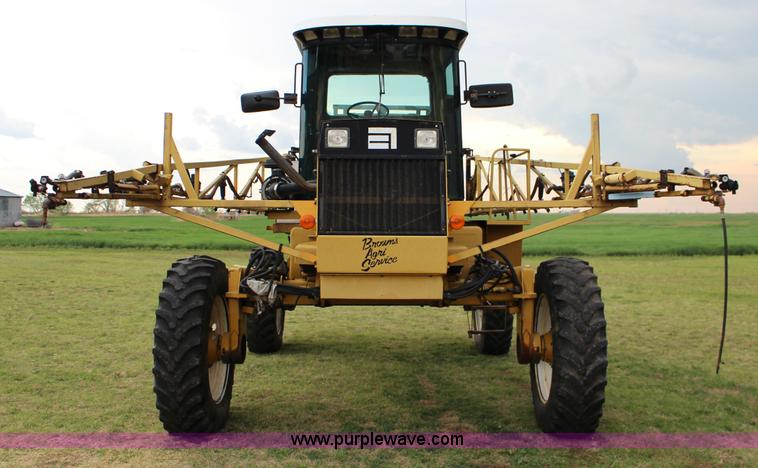 image for item F7693 1993 Ag-Chem RoGator 664 self-propelled sprayer