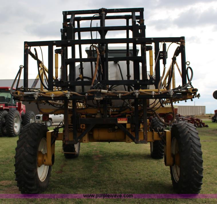image for item F7693 1993 Ag-Chem RoGator 664 self-propelled sprayer