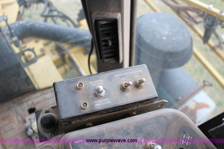 image for item F7693 1993 Ag-Chem RoGator 664 self-propelled sprayer