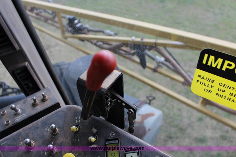 image for item F7693 1993 Ag-Chem RoGator 664 self-propelled sprayer