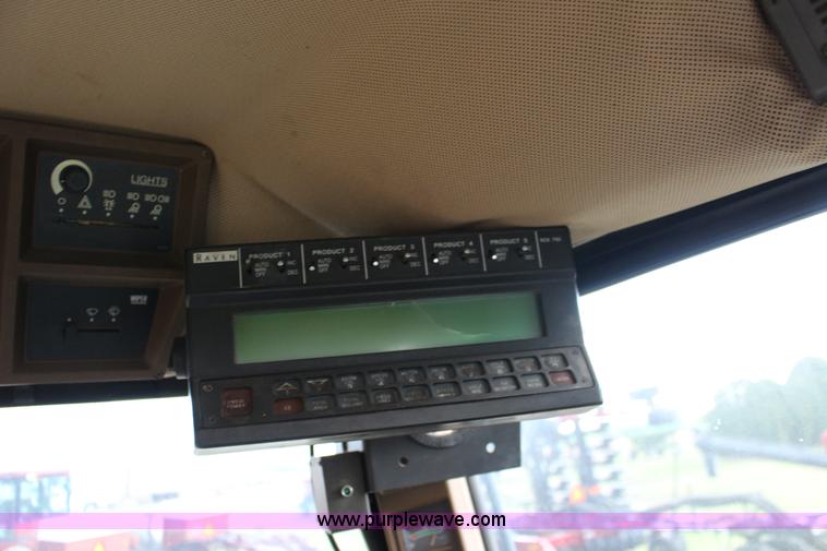 image for item F7693 1993 Ag-Chem RoGator 664 self-propelled sprayer