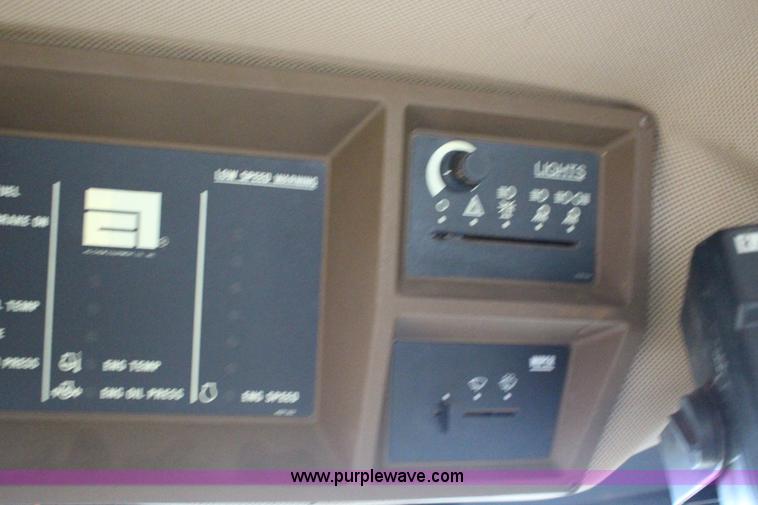 image for item F7693 1993 Ag-Chem RoGator 664 self-propelled sprayer