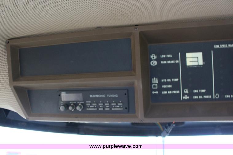 image for item F7693 1993 Ag-Chem RoGator 664 self-propelled sprayer