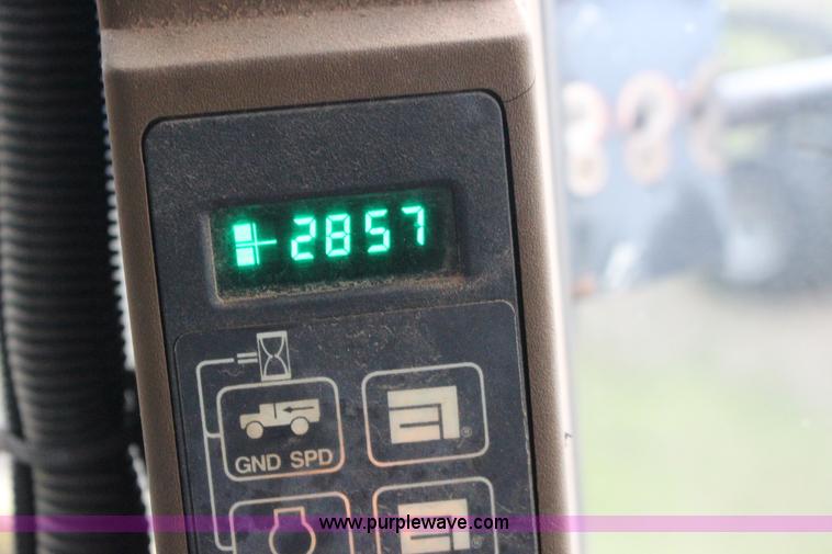 image for item F7693 1993 Ag-Chem RoGator 664 self-propelled sprayer