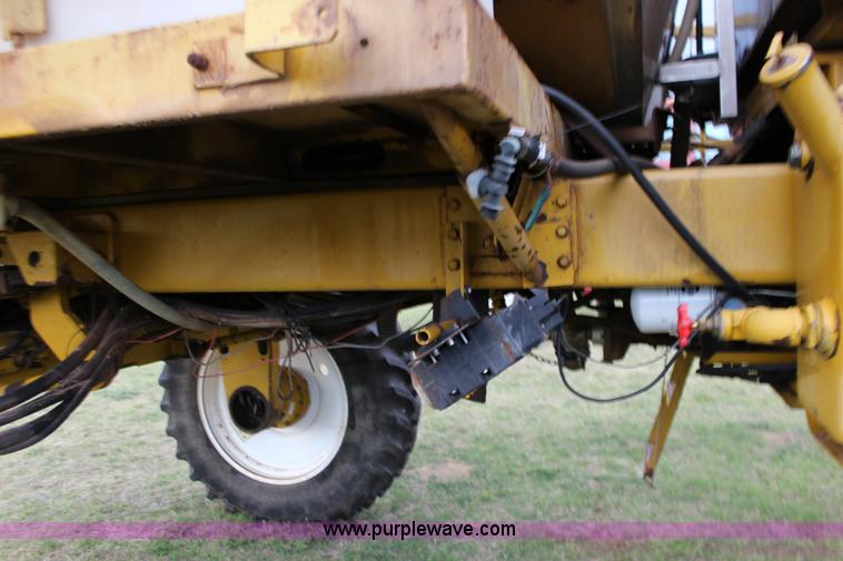 image for item F7693 1993 Ag-Chem RoGator 664 self-propelled sprayer