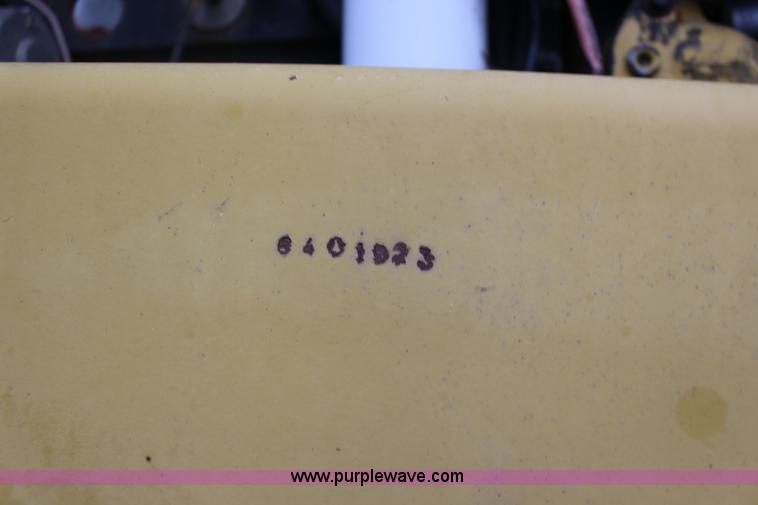 image for item F7693 1993 Ag-Chem RoGator 664 self-propelled sprayer