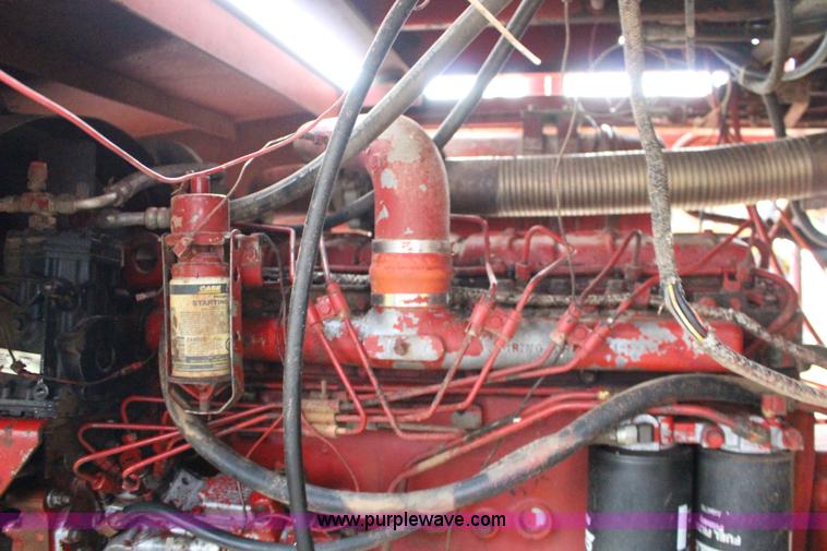 image for item F7694 International 915 self-propelled grain cart