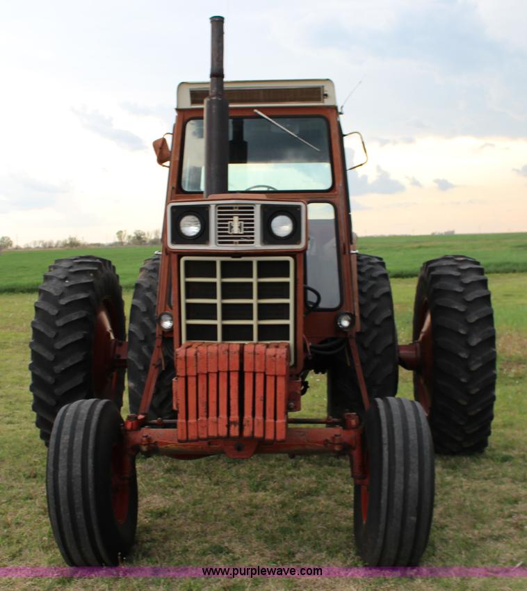image for item F7695 1974 International 1066 tractor