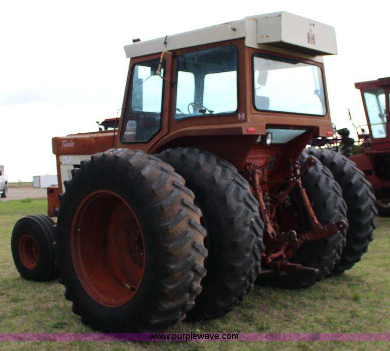 image for item F7695 1974 International 1066 tractor