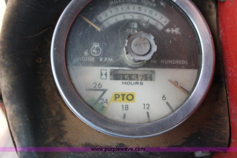 image for item F7695 1974 International 1066 tractor