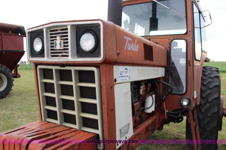 image for item F7695 1974 International 1066 tractor