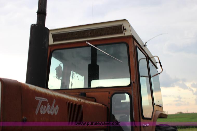 image for item F7695 1974 International 1066 tractor