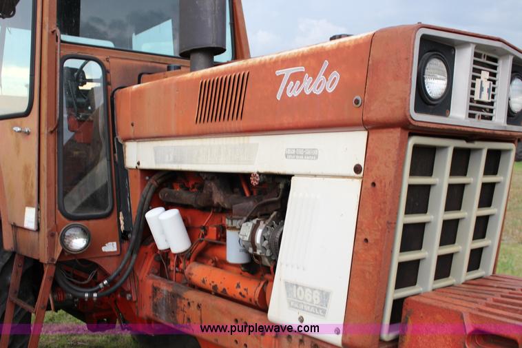 image for item F7695 1974 International 1066 tractor