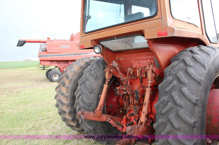 image for item F7695 1974 International 1066 tractor