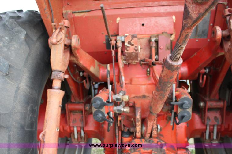 image for item F7695 1974 International 1066 tractor