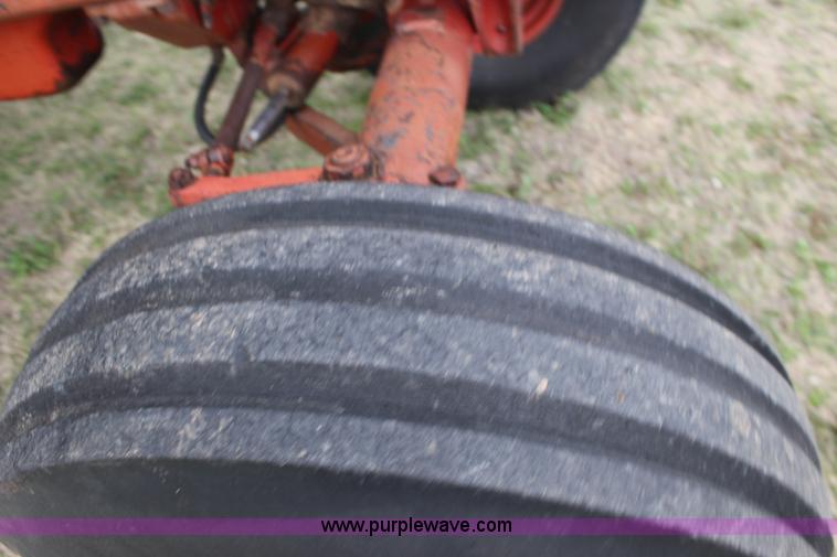 image for item F7695 1974 International 1066 tractor