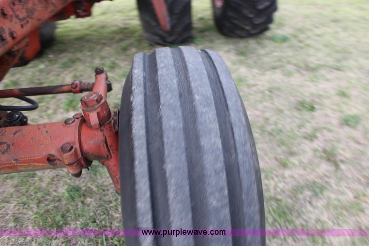 image for item F7695 1974 International 1066 tractor