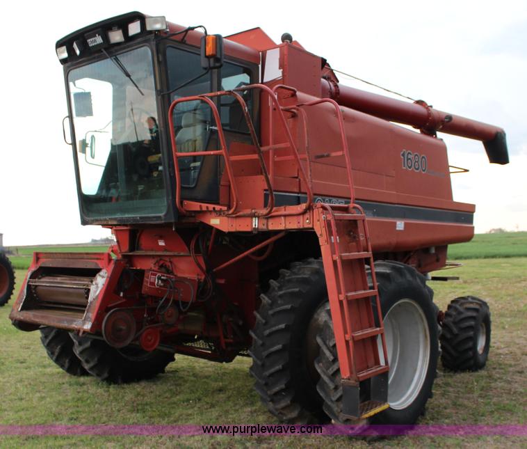 image for item F7696 1986 Case IH 1680 Axial-Flow combine