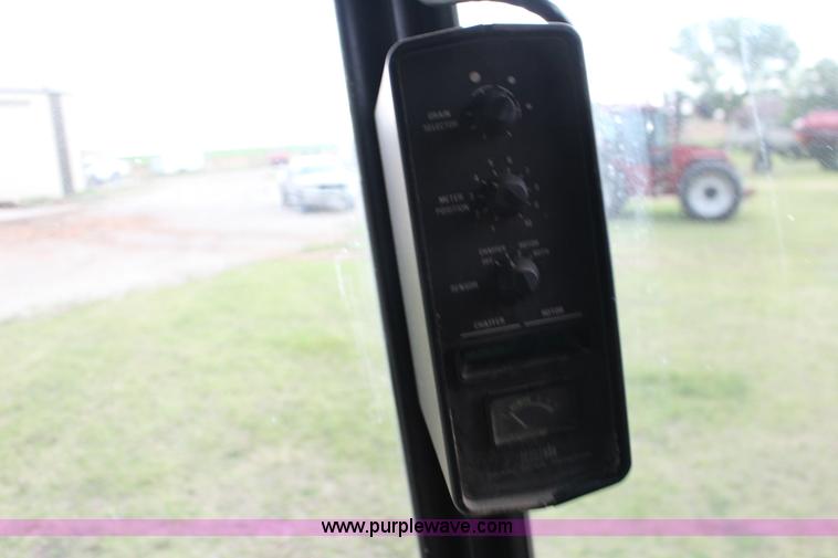 image for item F7696 1986 Case IH 1680 Axial-Flow combine