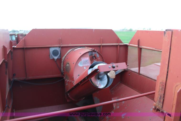 image for item F7696 1986 Case IH 1680 Axial-Flow combine