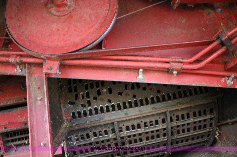 image for item F7696 1986 Case IH 1680 Axial-Flow combine