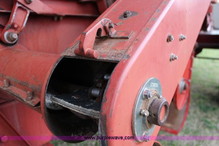 image for item F7696 1986 Case IH 1680 Axial-Flow combine