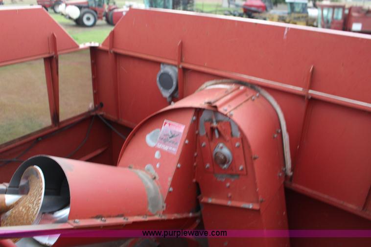 image for item F7696 1986 Case IH 1680 Axial-Flow combine