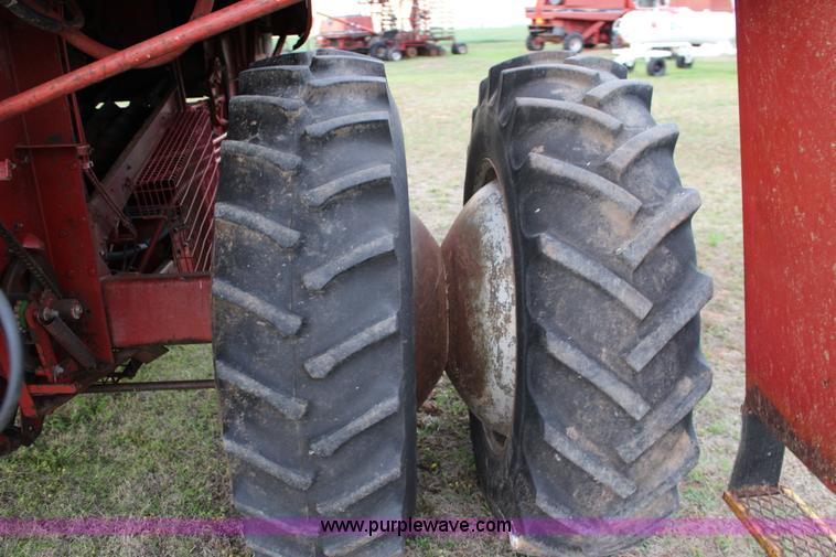 image for item F7696 1986 Case IH 1680 Axial-Flow combine