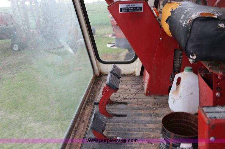 image for item F7697 International 915 Turbo combine