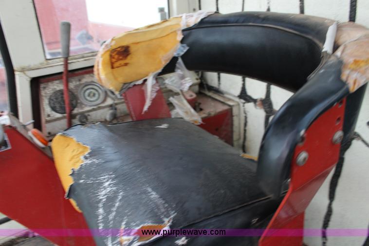 image for item F7697 International 915 Turbo combine