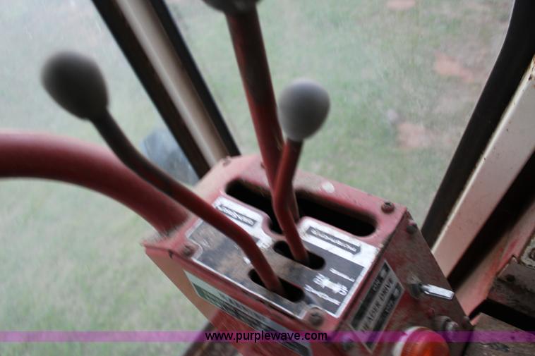 image for item F7697 International 915 Turbo combine